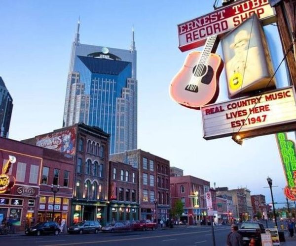 Nashville: Private City Tour with Local Singer-Songwriter – Nashville, Tennessee