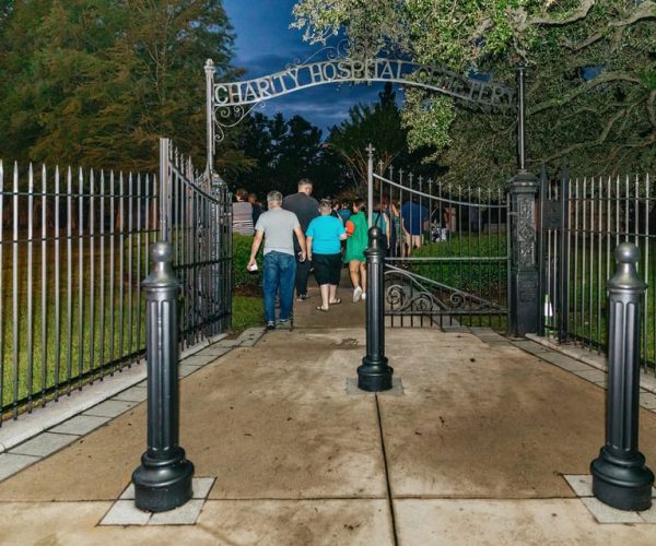 New Orleans: Dead of Night Ghosts and Cemetery Bus Tour – Louisiana, United States