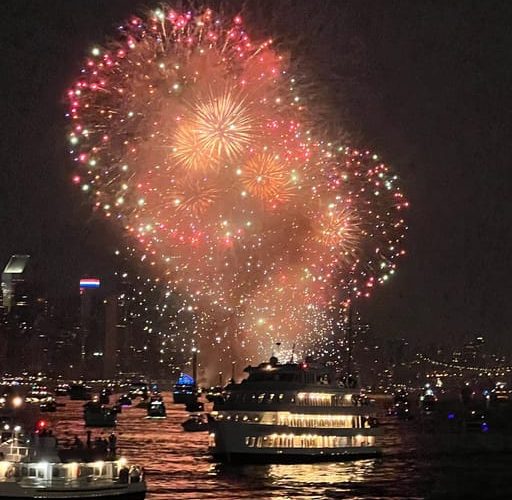 New York City: July 4th Fireworks Cruise with Buffet and Bar – New York City, New York