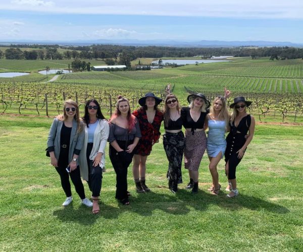 Newcastle: Hunter Valley Wine, Gin, Cheese & Chocolate Tour – New South Wales, Australia