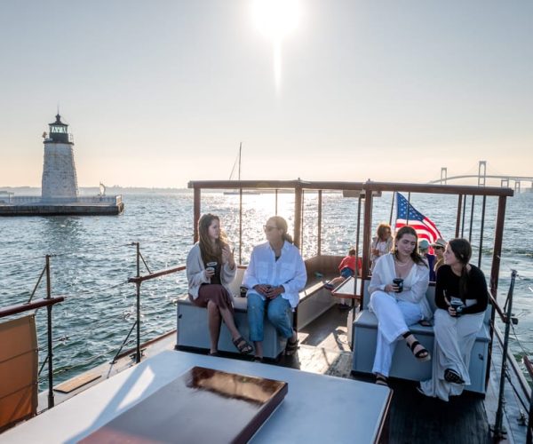 Newport: Yacht Sightseeing Cruise – Newport, Rhode Island