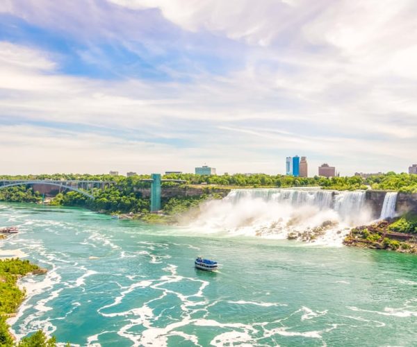 Niagara Falls: Canadian Side Day Trip with Maid of The Mist – Niagara Falls, New York