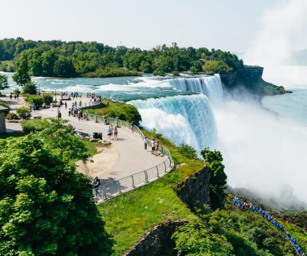 Niagara Falls: Tour with Boat, Cave, and Trolley and Guide – Niagara Falls, New York