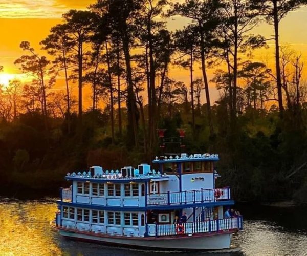 North Myrtle Beach: Dinner Cruise on a Paddle Wheel Boat – Myrtle Beach, South Carolina