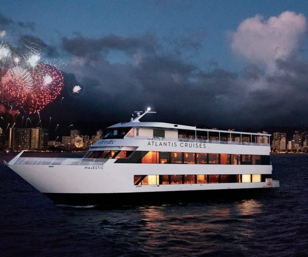 Oahu: Friday Night Fireworks Cocktail Cruise – Honolulu, Hawaii