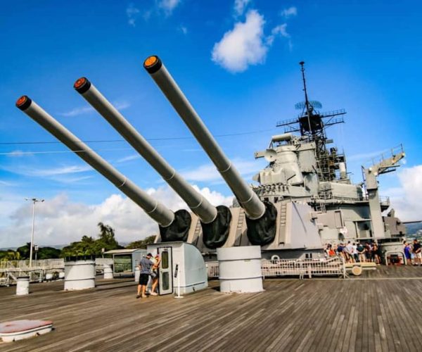 Oahu: Pearl Harbor Battleship Tour – Honolulu, Hawaii