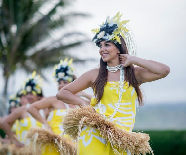 Oahu: Queens Waikiki Luau – Honolulu, Hawaii