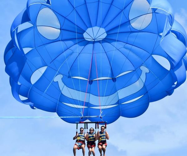 Oahu: Waikiki Parasailing – Honolulu, Hawaii