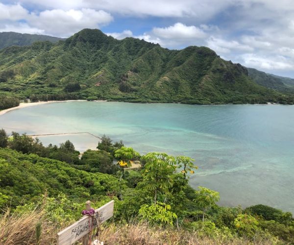 Oahu: Waterfall Hike & East Side Beach Day – Honolulu, Hawaii