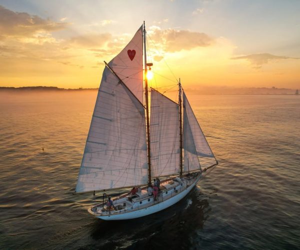 Portland, Maine: Sunset Windjammer Cruise Along the Coast – Casco Bay, Maine