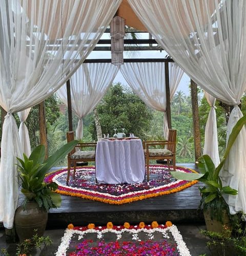 Romantic Candle Light Dinner by The Chapel – Bali, Indonesia