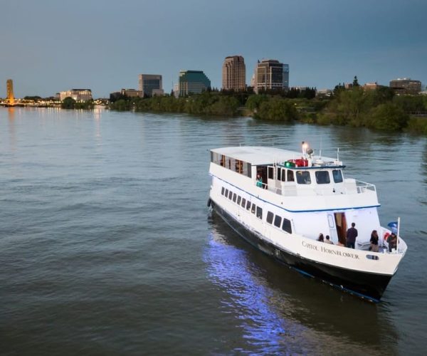 Sacramento: New Year’s Eve Rock the Yacht Cruise – California, California