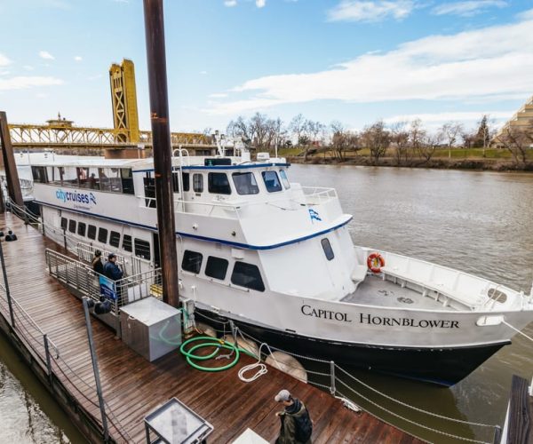 Sacramento: River Cruise with Narrated History – Sacramento River, California