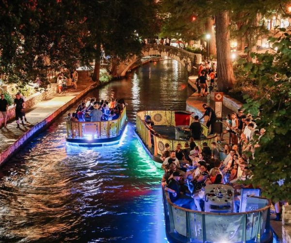 San Antonio: River City Boos and Booze Haunted Pub Crawl – San Antonio, Texas