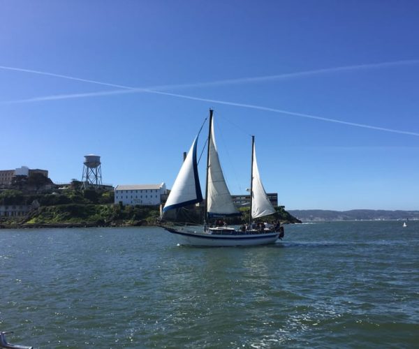 San Francisco: Bay Sailing Tour with Drinks – San Francisco, California