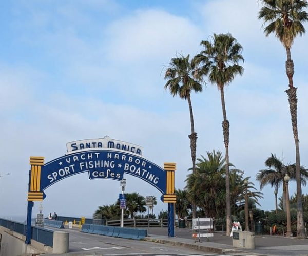 Santa Monica Scavenger Hunt Walking Tour – Santa Monica, California