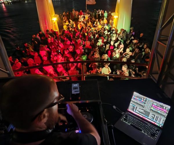 Seaport Summer Cruise: Best floating party in Boston – Boston, Massachusetts