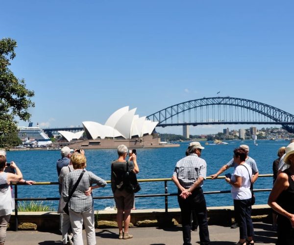 Sydney: City Highlights Guided Bus Tour with Bondi Beach – Sydney, Australia