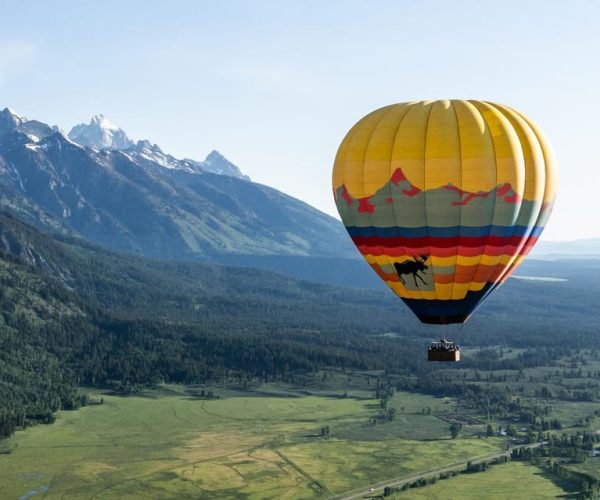 Teton Village: Grand Tetons Sunrise Hot Air Balloon Tour – Snake River, Wyoming