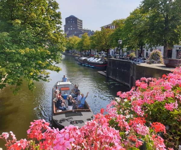 The Hague: City Canal Cruise – The Hague, Netherlands