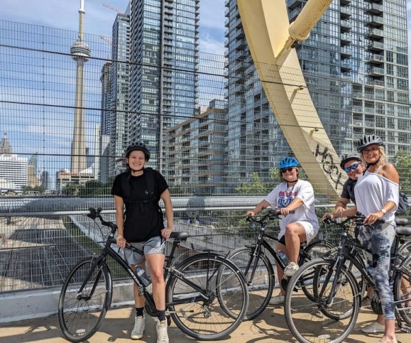 Toronto: Heart of Downtown 3.5-Hour Bike Tour – Toronto, Canada