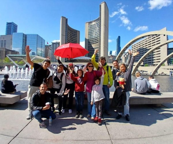 Toronto: Tips-Based City Highlights Walking Tour | 3-Hour – Toronto, Canada