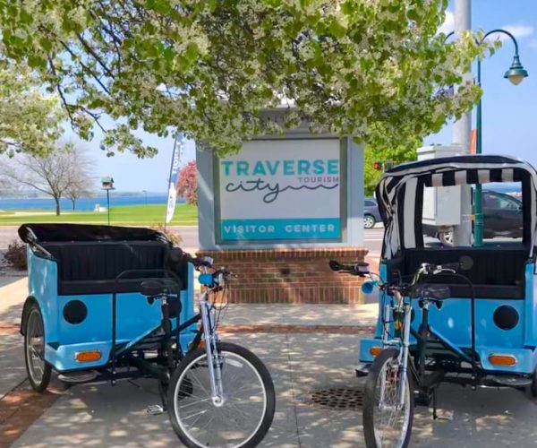 Traverse City: Hi-5 Rickshaw Tour – Traverse City, Michigan