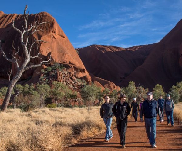 Uluru: Guided Trek of Uluru’s Base in a Small Group – Uluru-Kata Tjuta National Park, Australia