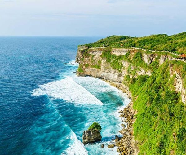 Uluwatu Sunset – Kecak – Garuda Statue & Jimbaran Bay Dinner – Uluwatu Temple, Indonesia