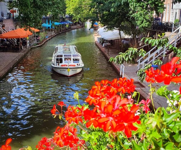 Utrecht: City Boat Tour & Balkan Restaurant Lunch OR Dinner – Utrecht, Netherlands