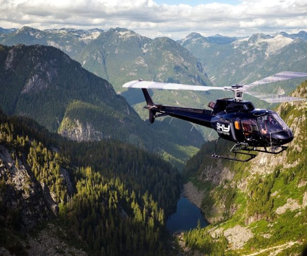 Vancouver: City & Mountains 30-Min Helicopter Tour – Vancouver, Canada