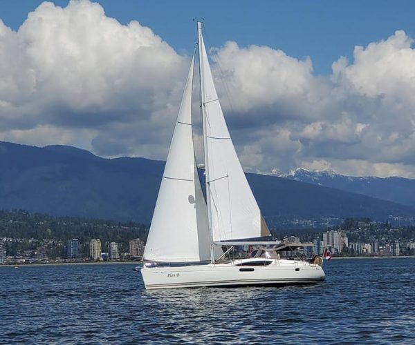 Vancouver: Mosquito Creek and English Bay Sailboat Cruise – Vancouver, Canada