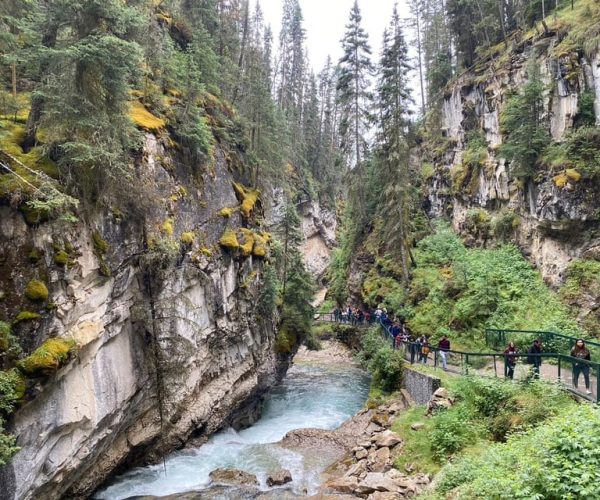 Winter Tour From Calgary Johnston Canyon,Marble Canyon,Banff – Calgary, Canada