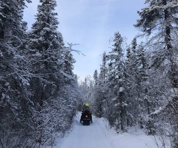 Yellowknife: Backcountry Snowmobile Tour with Winter Gear – Northwest Territories, Canada