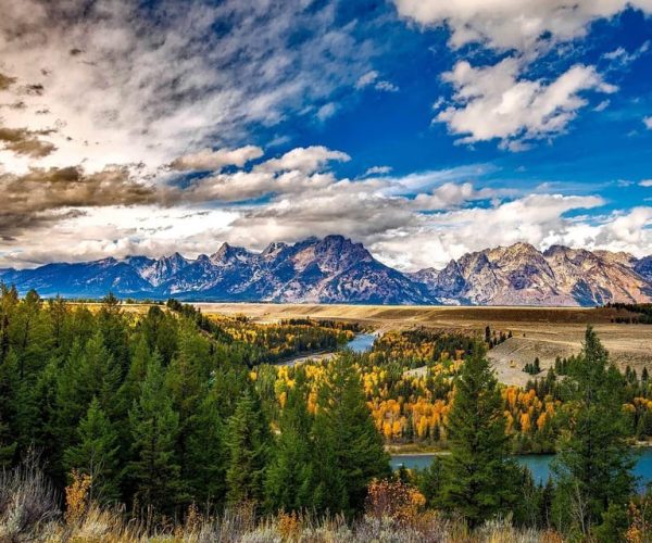 Yellowstone 4-day Tour Salt Lake City with Airport Pickup – Yellowstone Lake, Wyoming