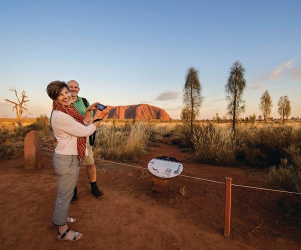 Yulara: Uluru Sunrise and Kata Tjuta Day Trip by Bus – Northern Territory, Australia