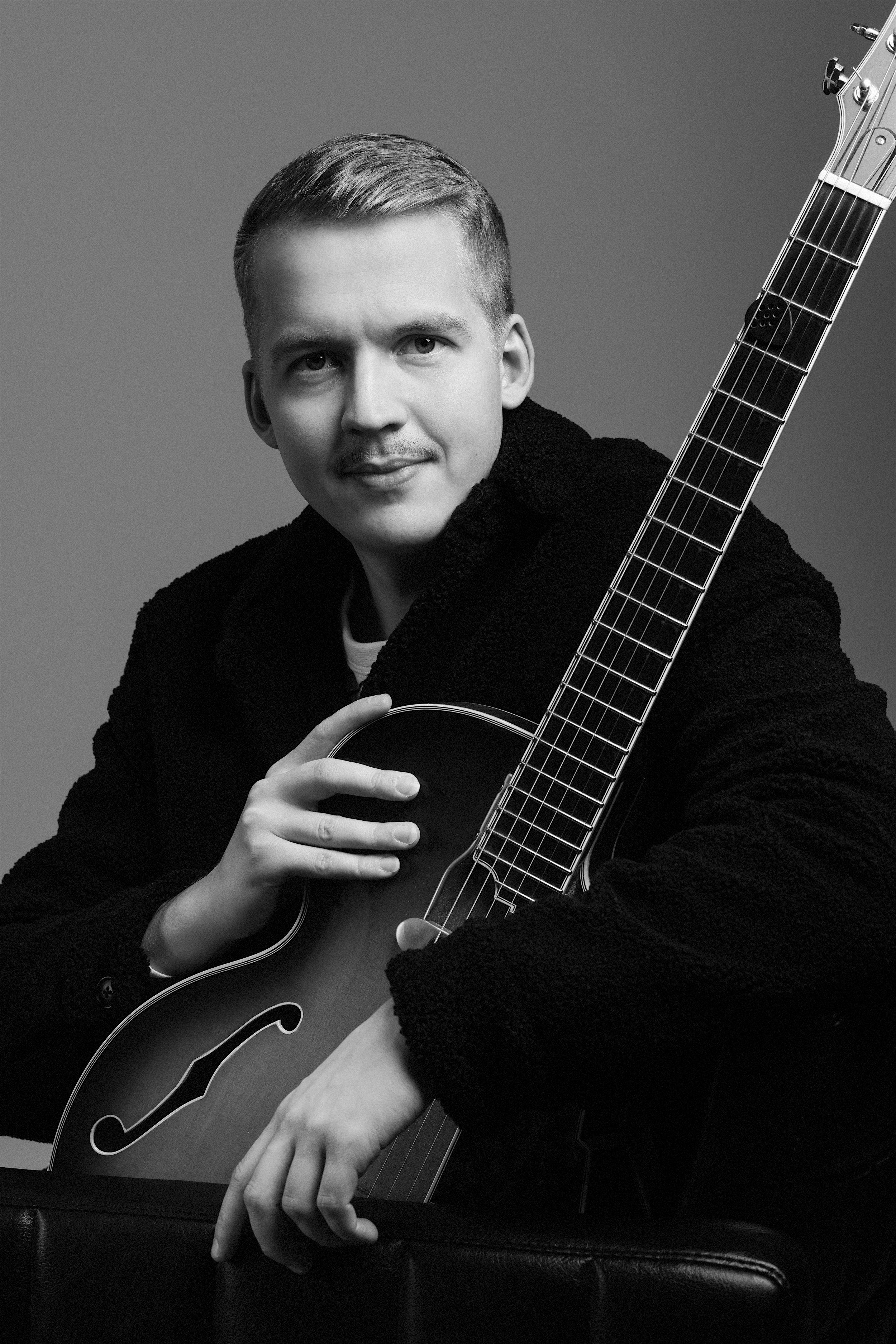 Gypsy Jazz with Olli Soikelli – Brooklyn, NY