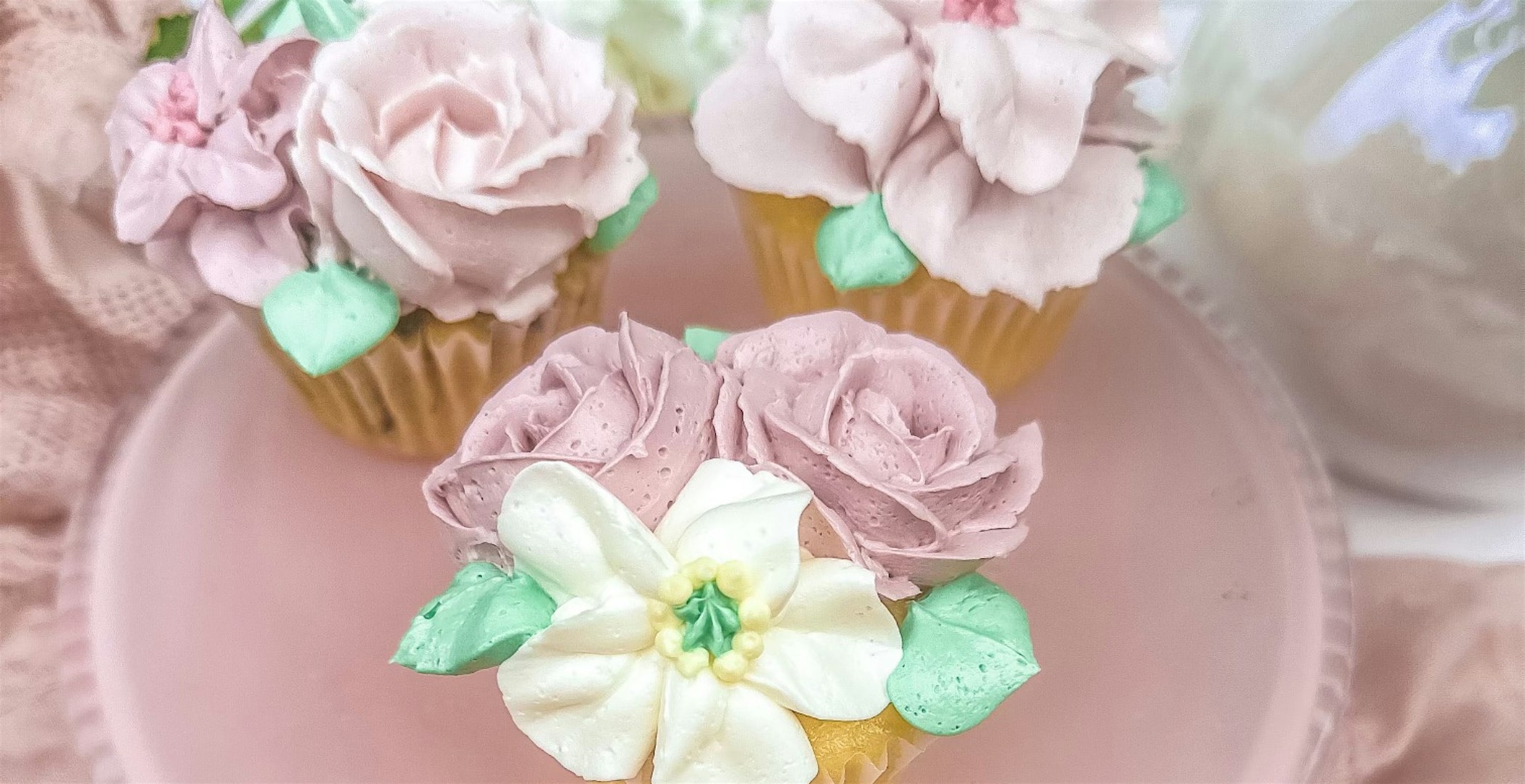 Scents and Sweets College Station: Floral Cupcakes and Bath Bombs + Wine – College Station, TX