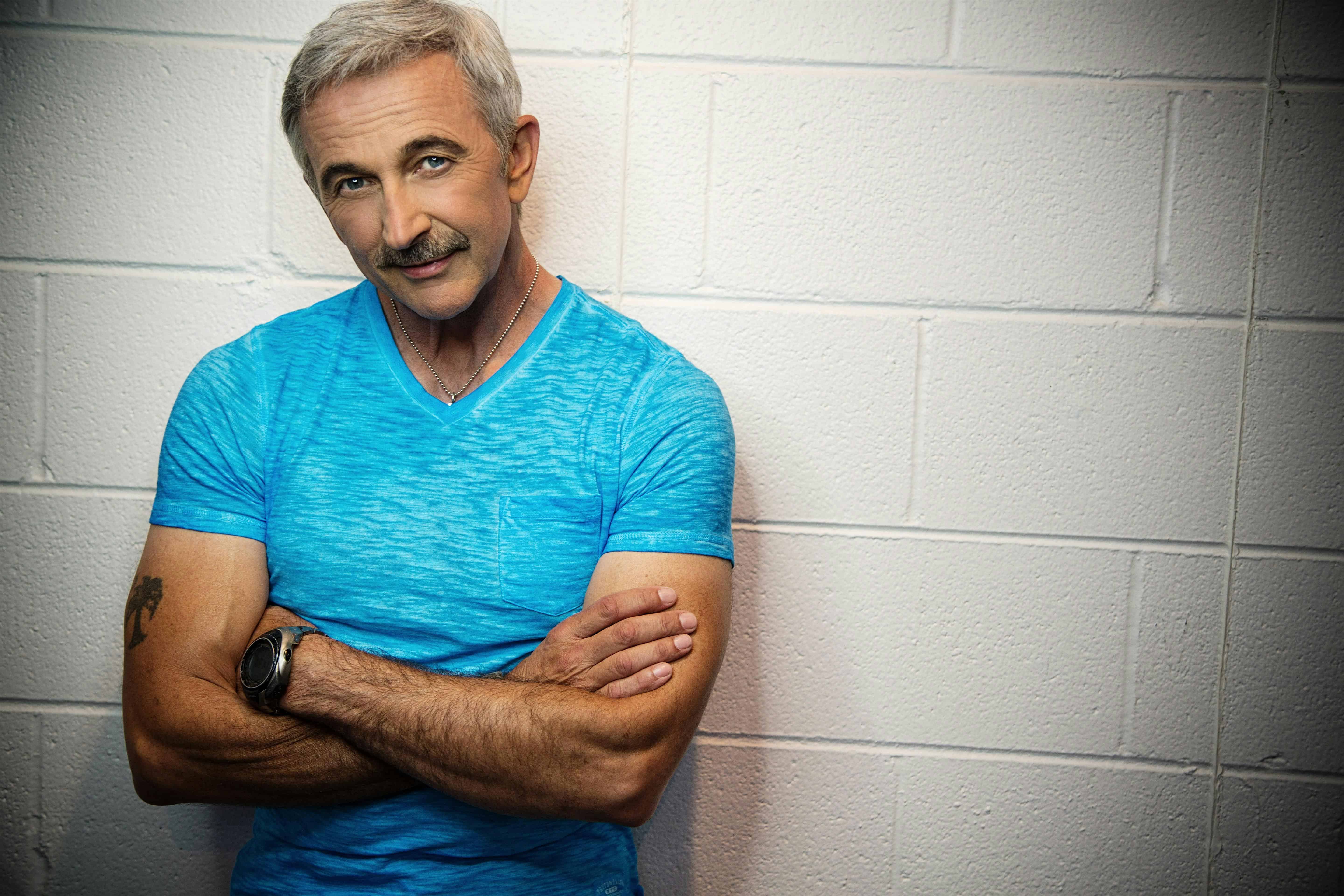 Aaron Tippin with special guests Jenn and John Duo – Walford, IA