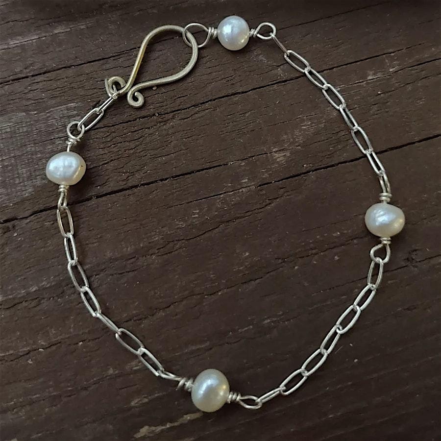 Make A Fresh Water Pearl Bracelet with Lisa – Watsonville, CA