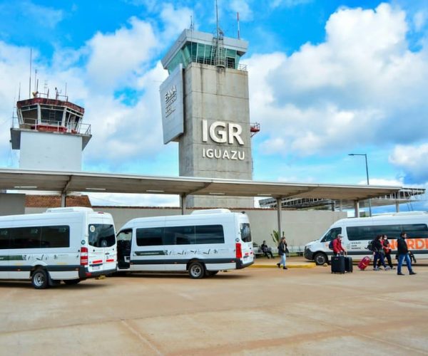 Aeropuerto de Puerto Iguazu: Traslado a su Hotel Cabañas etc – Salta Province, Argentina