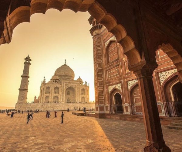 Agra Sightseeing Taj Mahal Sunrise with 5 Star Hotel Lunch – Haryana, India