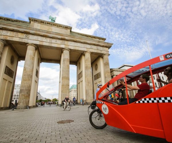 Berlin: Private E-Rickshaw Tour with Hotel Pickup Service – Berlin, Germany