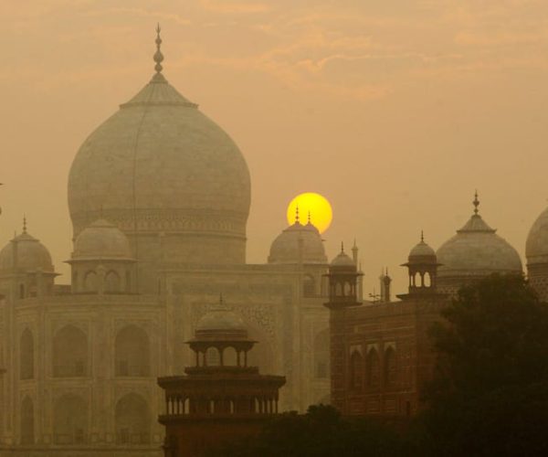 From Mumbai: Overnight Taj Mahal Tour with Flight & Hotel – Uttar Pradesh, India