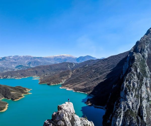 From Tirana: Guided Lake Bovilla Instagram Tour – Bovilla Climbing Area, Albania