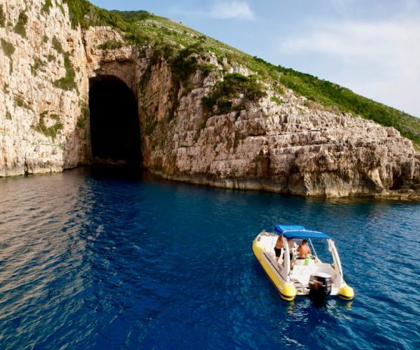 From Vlore: Haxhi Ali Cave & Karaburun Speedboat Tour – Vlorë County, Albania