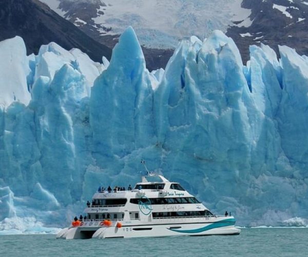 Gourmet Navigation through the Glaciers – Santa Cruz Province, Argentina