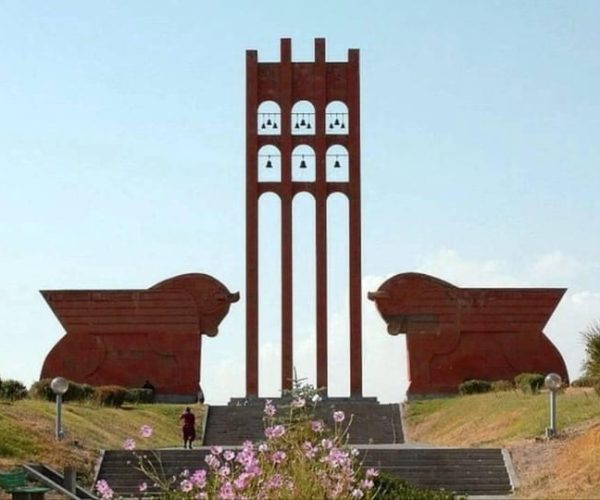 Historical Armenia: Zvartnots, Etchmiadzin and Sardarapat – Armavir Province, Armenia