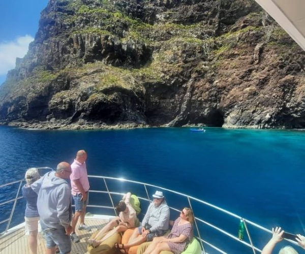 Madeira: Boat Trip with Lunch, Drinks, and Hotel Transfer – Madeira, Portugal