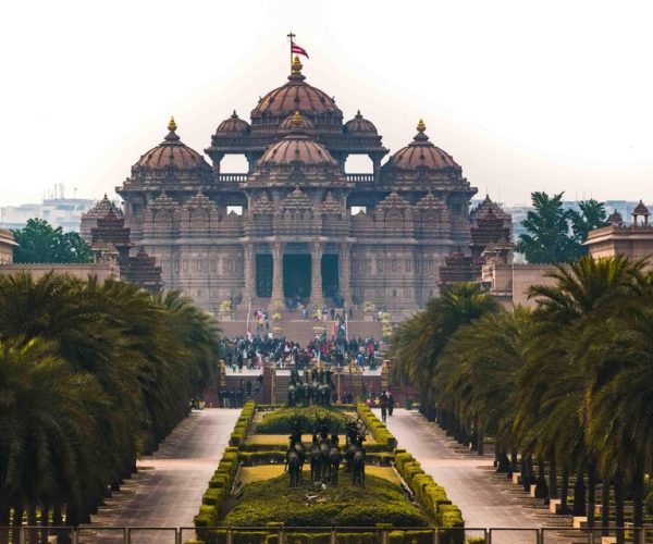 New Delhi: Akshardham Light and Water Show with Hotel Pickup – New Delhi, India